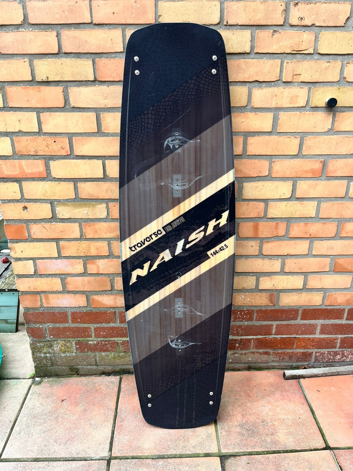 Naish Traverse Pro s25 2021, Sports nautiques & Bateaux, Kitesurf, Double astuce, Enlèvement, Utilisé, Planche de kite