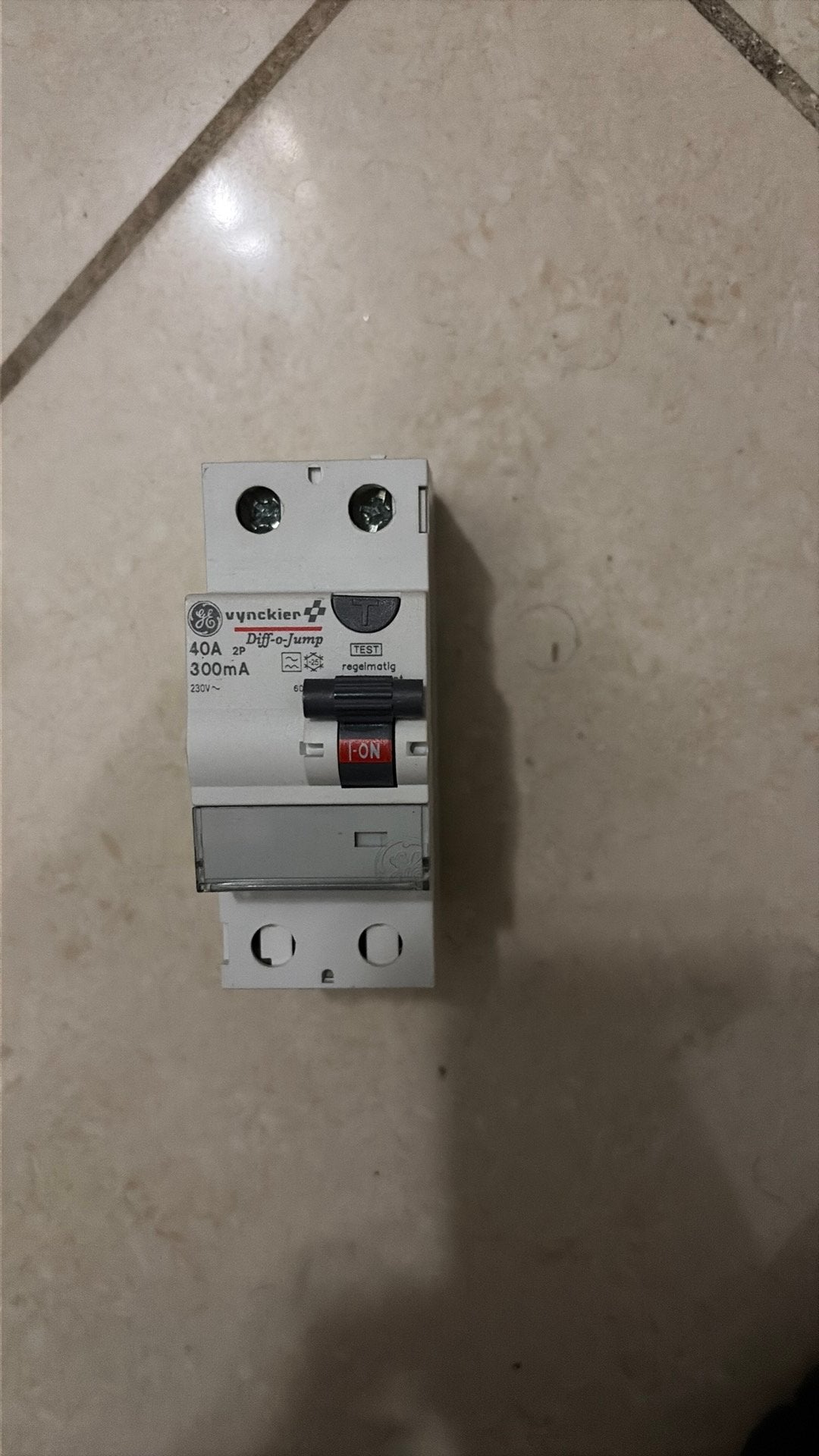 40A 300mA differentiële stroomonderbreker, Doe-het-zelf en Bouw, Ophalen of Verzenden, Zo goed als nieuw, ABB