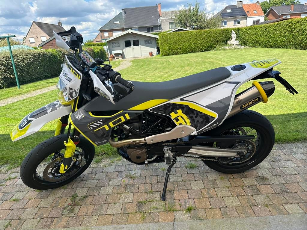 Husqvarna 701 super motard met 2300km, Motoren, Particulier
