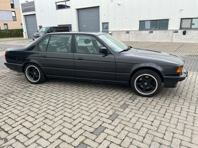 BMW 735 iL oldtimer in goede staat, foto 10