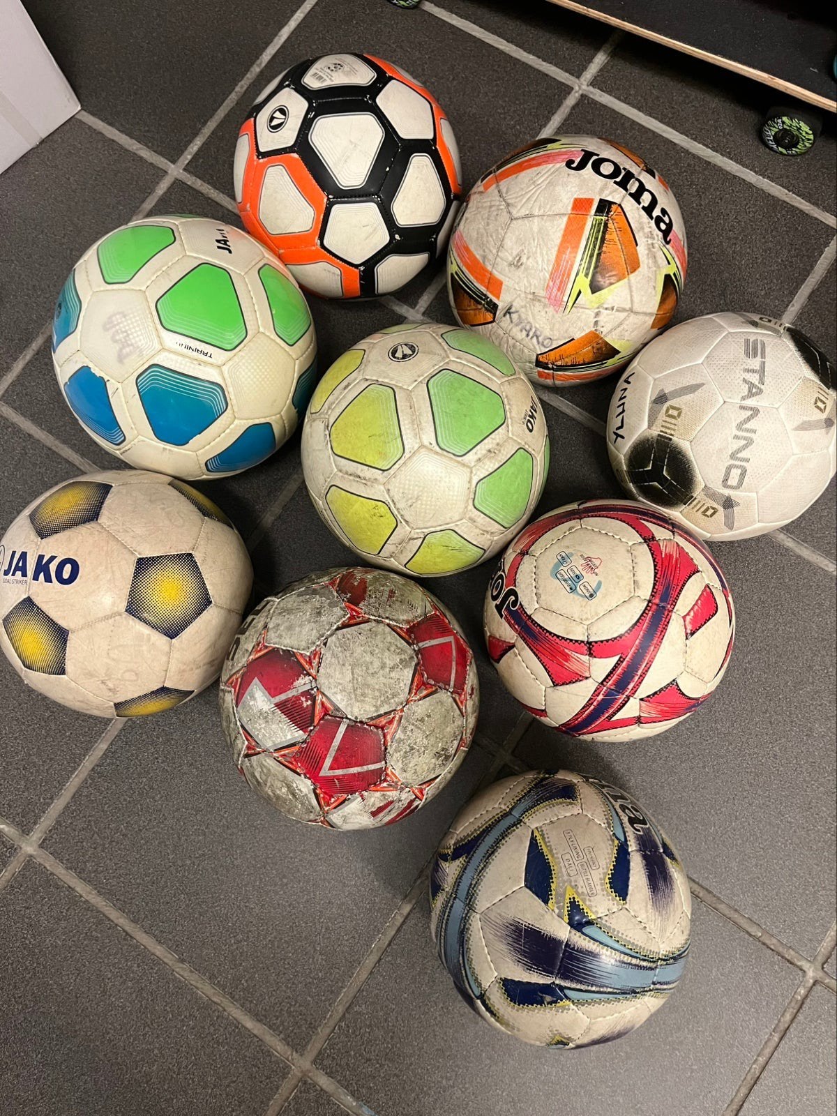 Verschillende voetballen, Ophalen, Bal