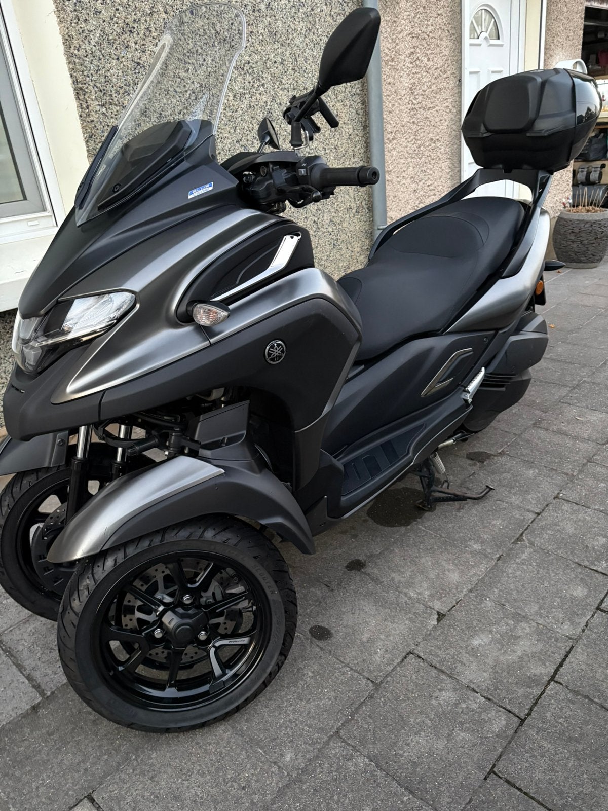 Tricity 300, Handvatverwarming, Scooter, Motorrijbewijs A, Particulier