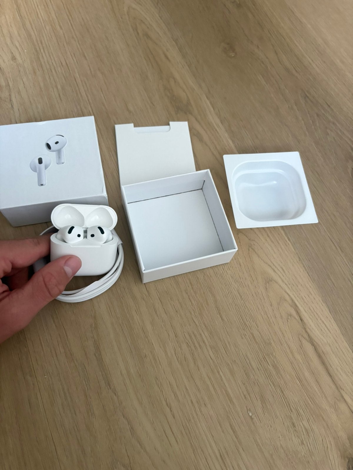 Des AirPods qui fonctionnent, Bluetooth, Comme neuf, Apple, Blanc