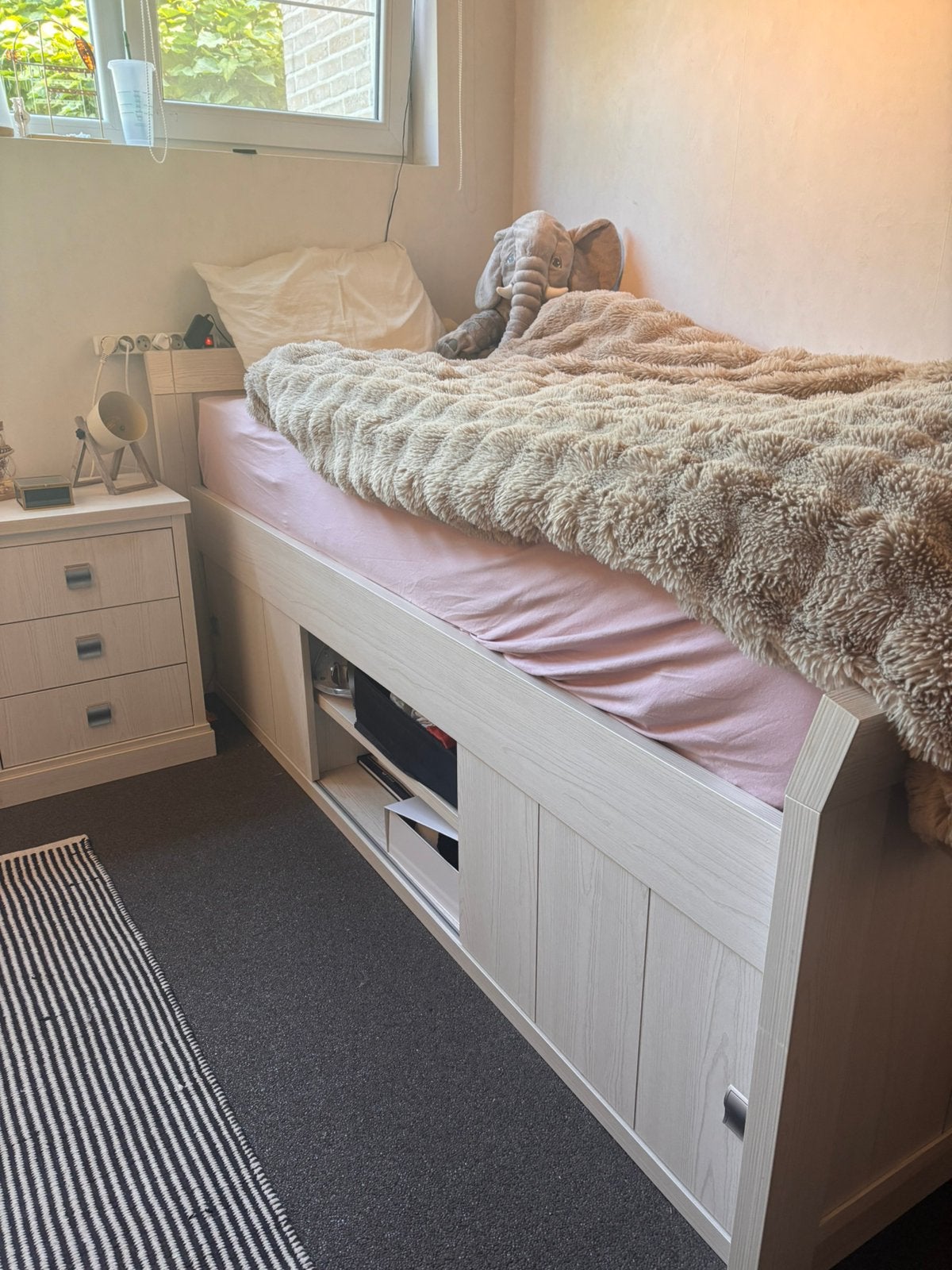 Complete slaapkamerset (bed - nachtkast - bureau), Huis en Inrichting, Slaapkamer | Complete slaapkamers, Ophalen, Gebruikt, Eenpersoons