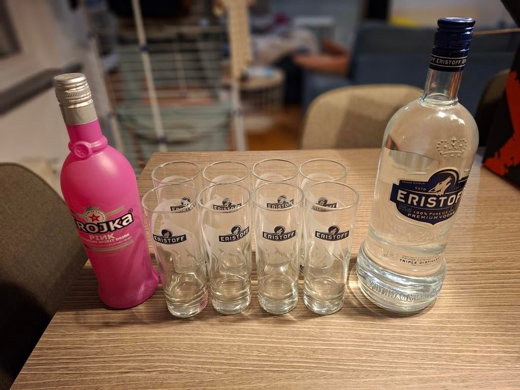 Eristoff & Trojka vodka (+ glazen), Verzamelen, Ophalen, Zo goed als nieuw, Borrel- of Shotglas