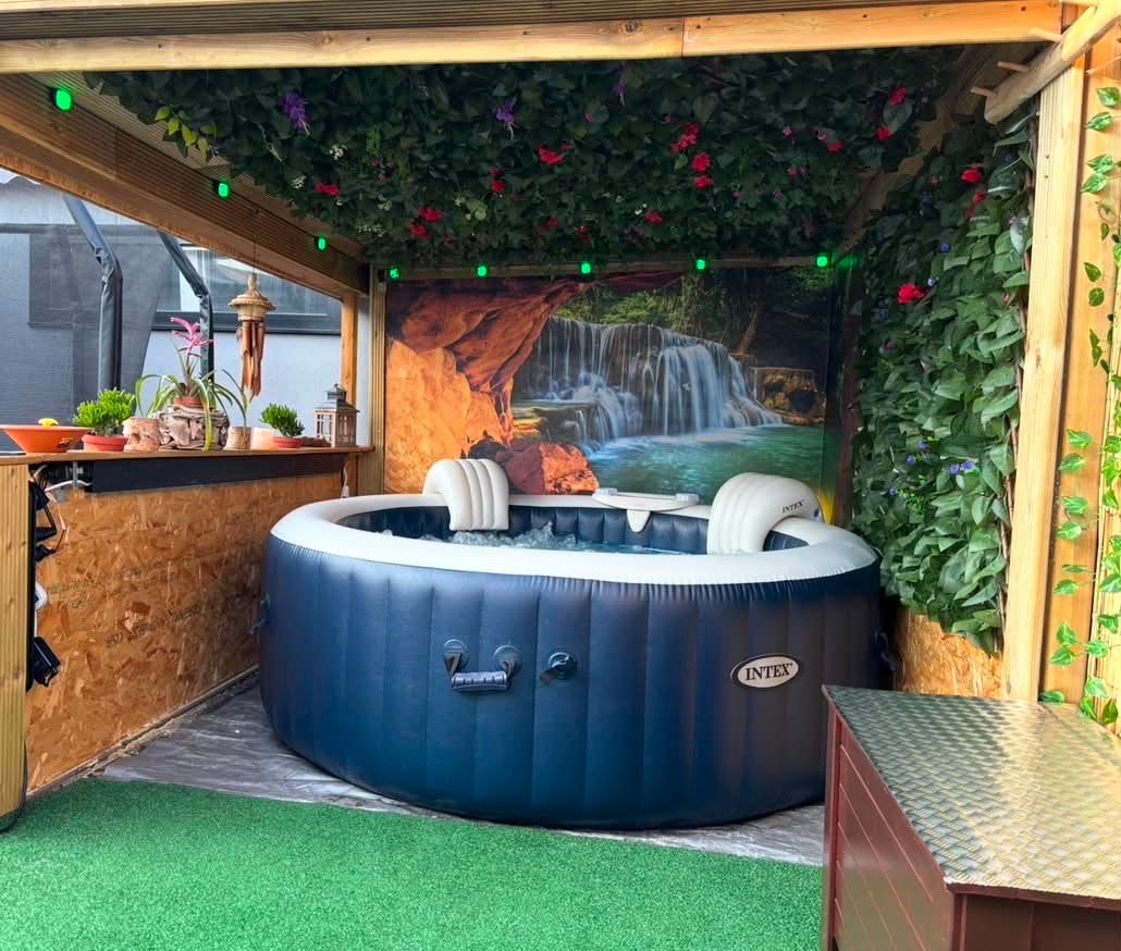 Jacuzzi, Tuin en Terras, Bubbelbaden en Hottubs, Ophalen, Zo goed als nieuw, Pomp