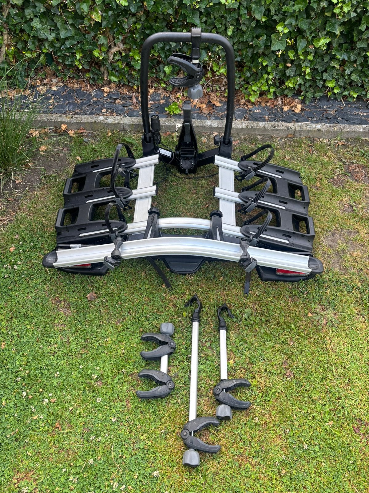 Porte velos THULE (4 velos), Enlèvement, Comme neuf