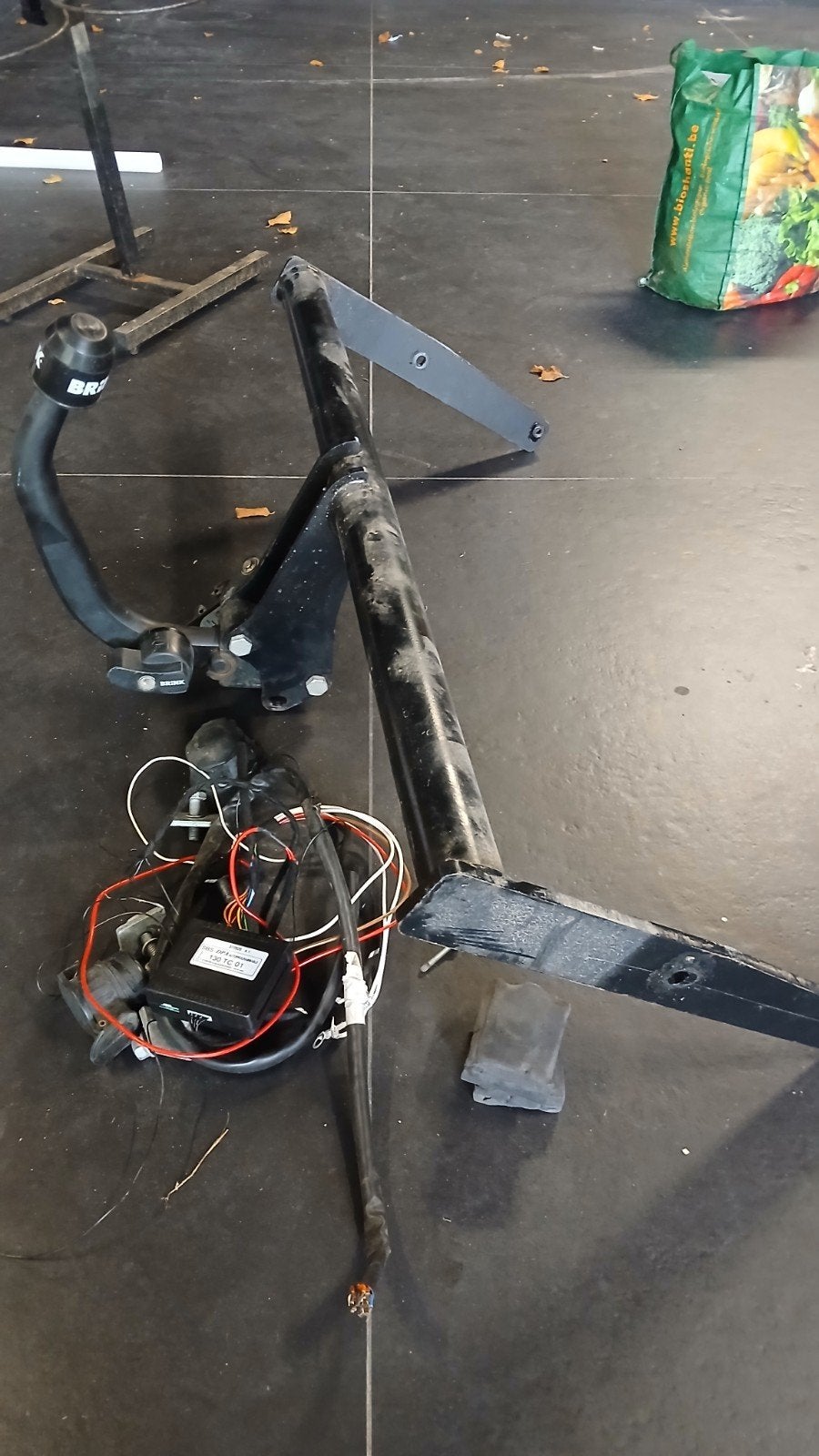 attache remorque amovible polo vw, Enlèvement