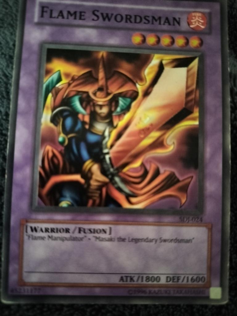 Yu-Gi-Oh kaart Flame Swordsman, Hobby en Vrije tijd, Verzamelkaartspellen | Yu-gi-Oh!, Ophalen