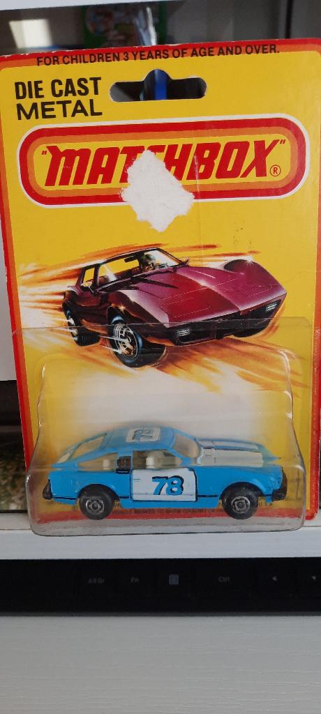 Matchbox 25g Toyota Celica GT op blisterkaart, Hobby en Vrije tijd, Modelauto's | Overige schalen, Ophalen of Verzenden, Zo goed als nieuw
