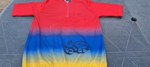 gekleurde fietsshirt maat smal - medium, Gebruikt, Ophalen of Verzenden, Bovenkleding, M