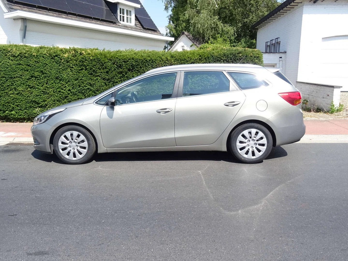 Kia Ceed cee'd Cee'd 1.6i Fusion, Achat, https://public.car-pass.be/vhr/390c9d12-ffa0-4bc8-9479-a7b61bc75566, Entreprise, 5 portes