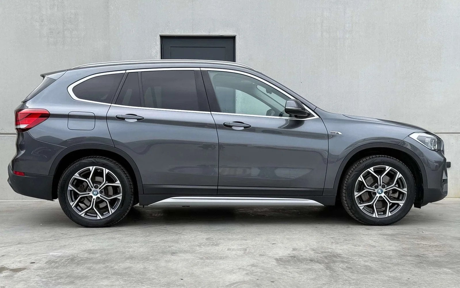 BMW X1 PHEV * X-Drive *Pano * HUD * Camera * Comfort Access, Argent ou Gris, Achat, Euro 6, Noir
