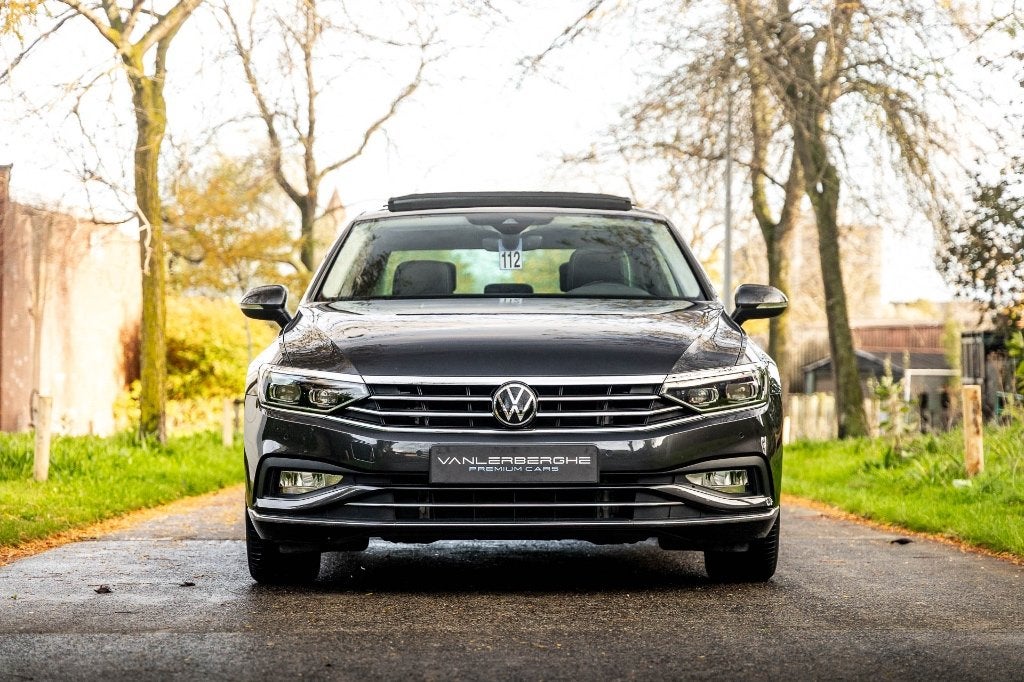 Volkswagen Passat 1.5 TSI DSG Berline * Pano * ACC * Camera, Autos, Achat, Entreprise, Noir, Ordinateur de bord