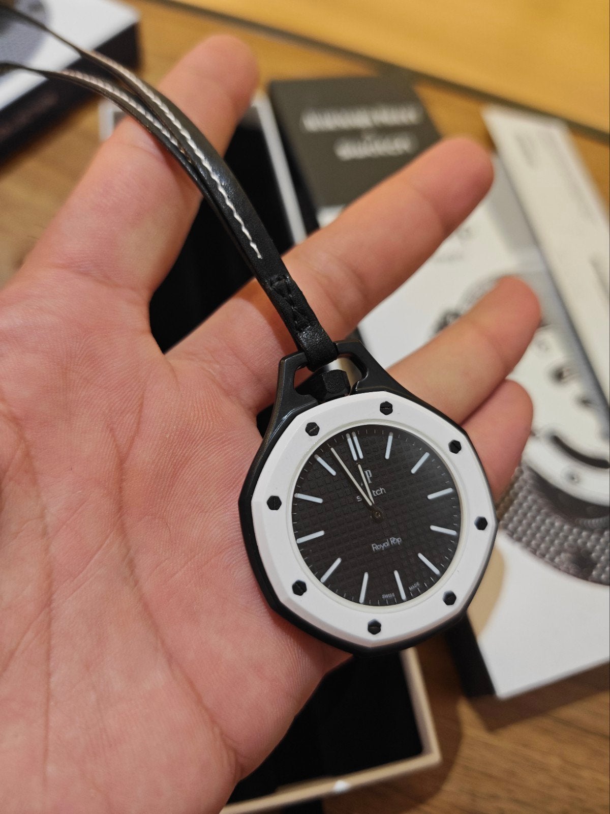 ap x swatch royal pop, Overige materialen, Polshorloge, Swatch, Nieuw