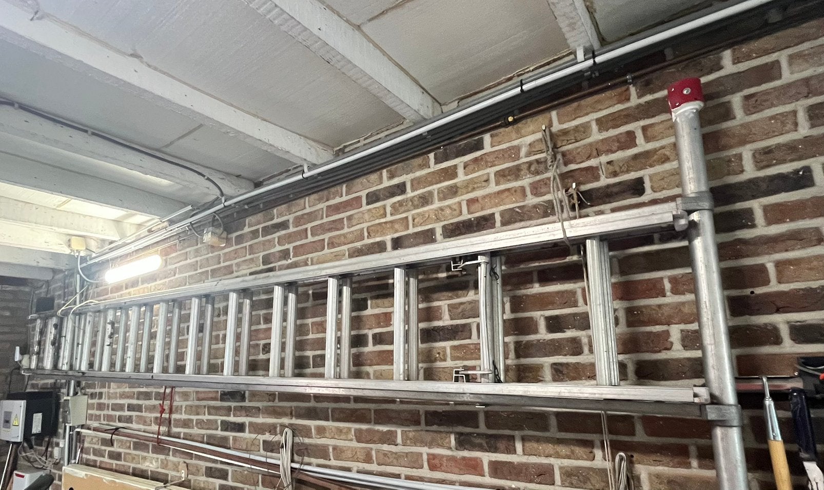 Uitschuifbare aluminium ladder, Doe-het-zelf en Bouw, Ladders en Trappen, Ophalen, Gebruikt, Ladder, 4 meter of meer