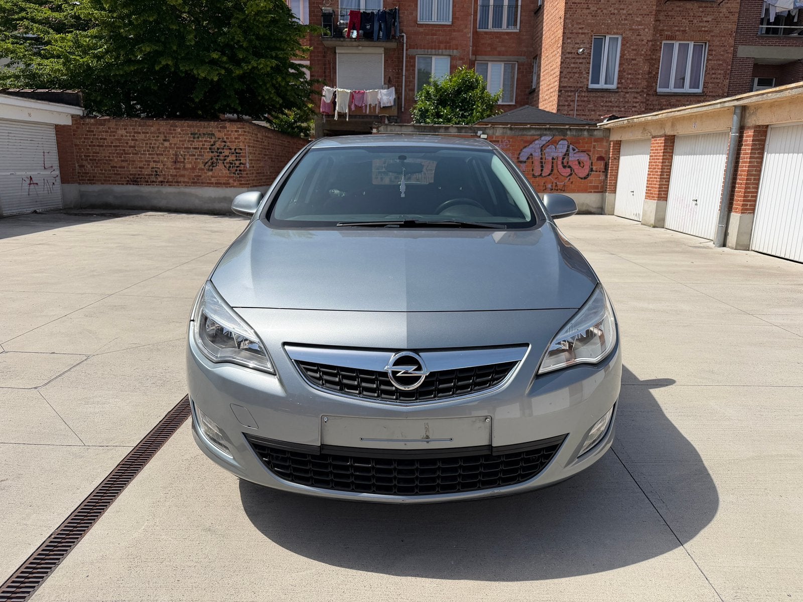 Opel Astra AUTOMATIQUE 2011 1.6 essence 84000km AC, Auto's, Opel, Automaat, Euro 5, 5 deurs, Particulier