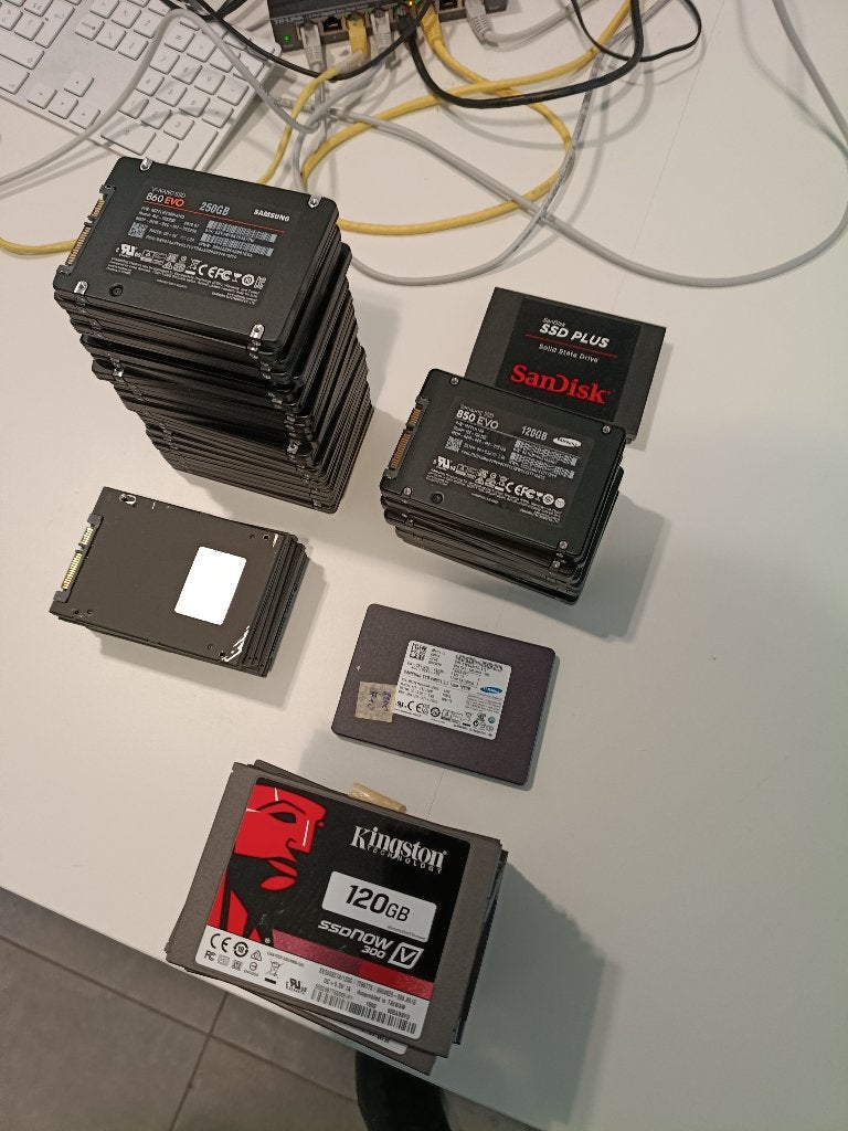Lot SSD's, Interne, Enlèvement, Utilisé, Laptop