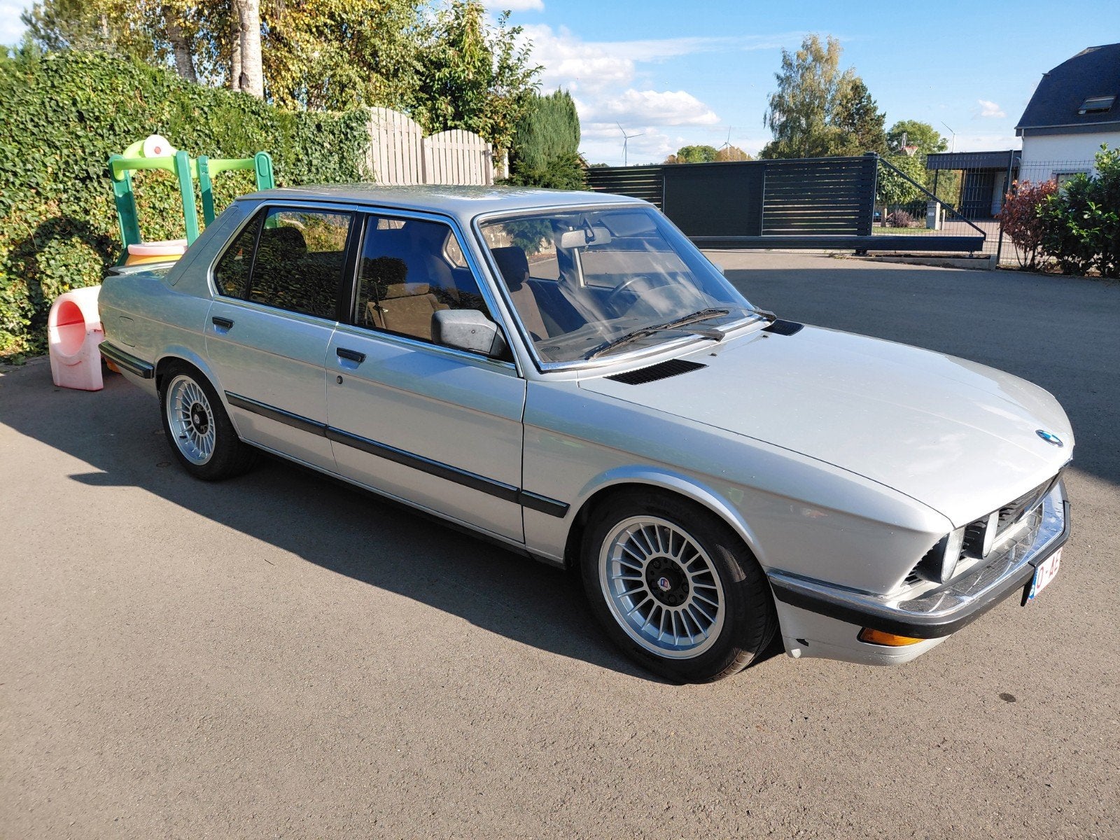 BMW 528i E28, Auto's, 4 deurs, Grijs, Particulier, Zilver of Grijs