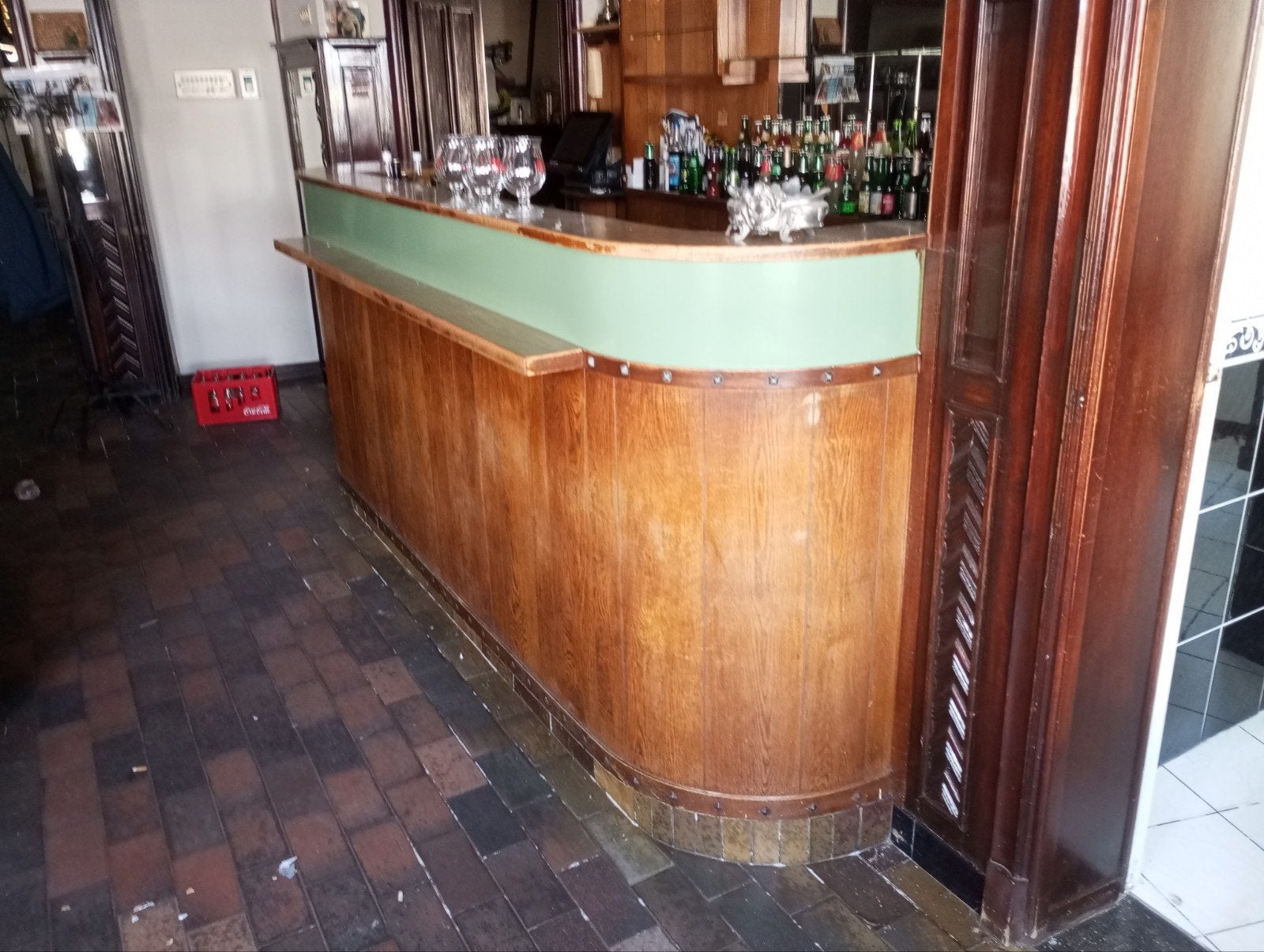 cafe toog, Enlèvement