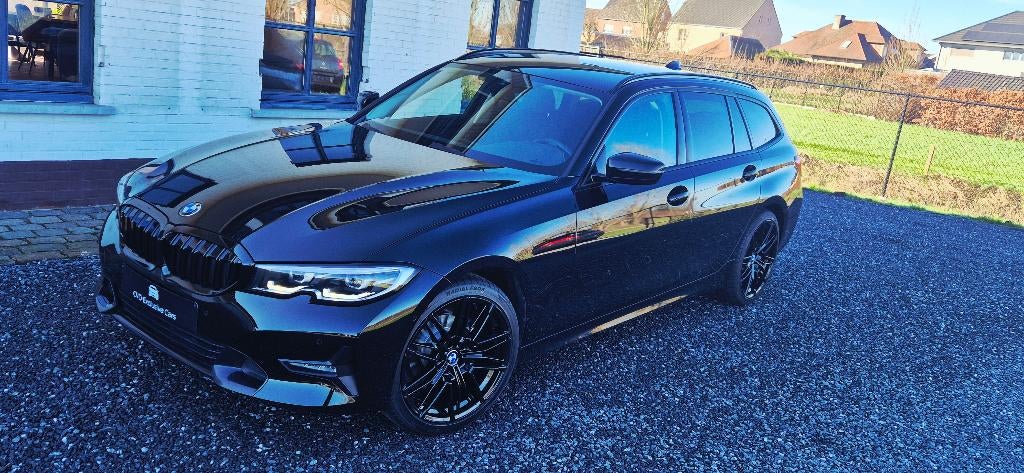 BMW 318DA Sport-AdapLED-Camera-Lichtpack-Sportinter-Carplay, Auto's, BMW, Automaat, Achterwielaandrijving, 1995 cc, 4 cilinders