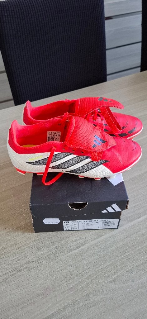 Chaussures de football Adidas Predator 36 2/3, Sports & Fitness, Enlèvement, Utilisé