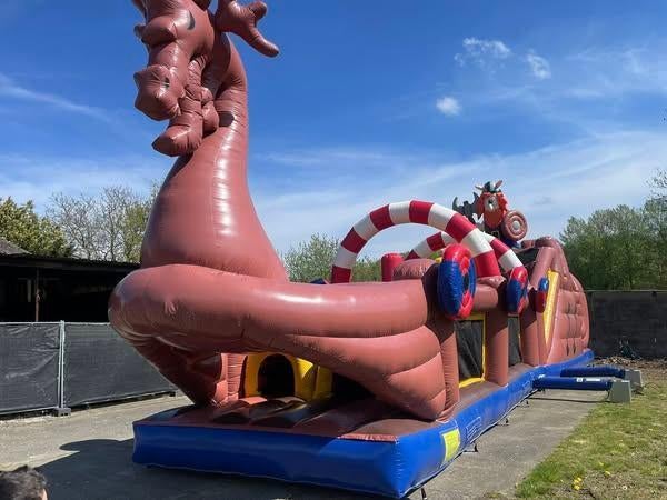 Stormbaan Vikingschip 17.5m lengte TE HUUR!!, Hobby en Vrije tijd, Feestartikelen | Verhuur, Ophalen of Verzenden, Zo goed als nieuw