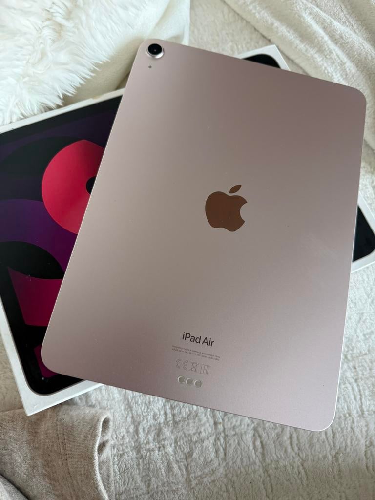 Apple iPad Air 5th Gen 64GB Roze Topstaat!, Computers en Software, Apple iPads, Ophalen, Zo goed als nieuw, 9 inch, Apple iPad
