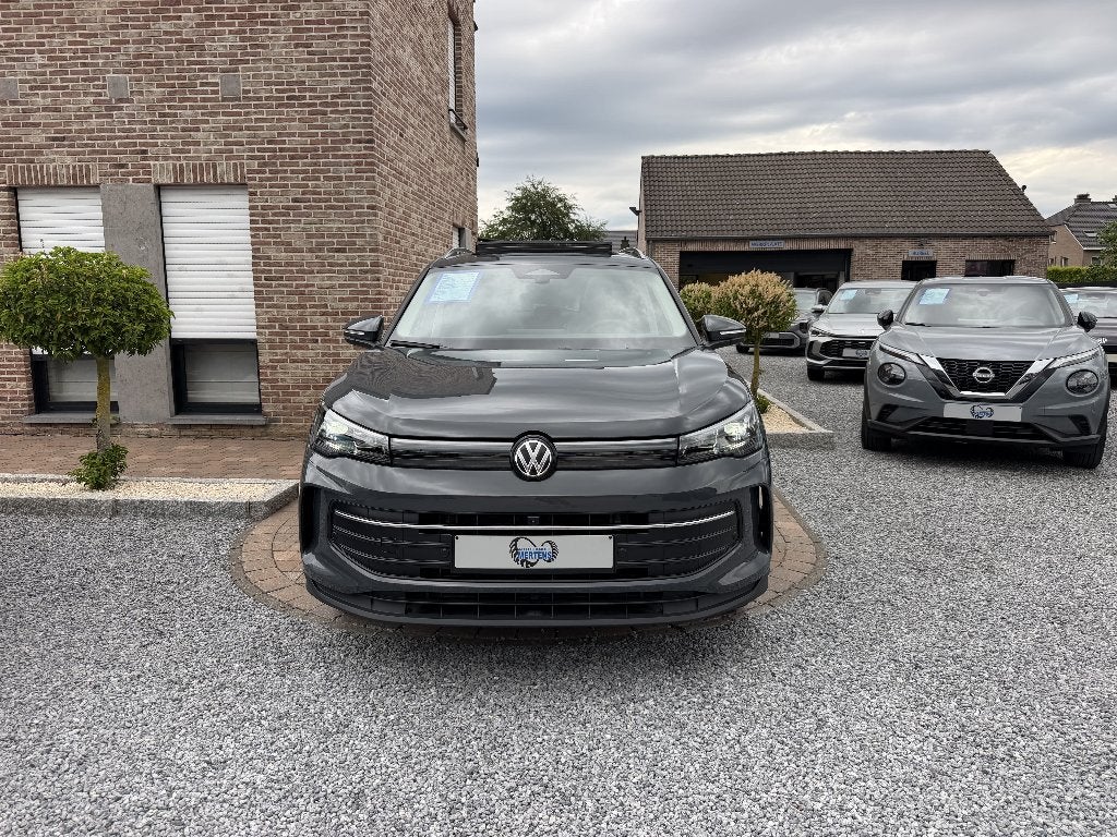 Volkswagen Tiguan 1.5eTSI DSG PANO IQ-LIGHT 30 YEARS EDITION, Automaat, 1498 cc, 4 cilinders, Leder en Stof