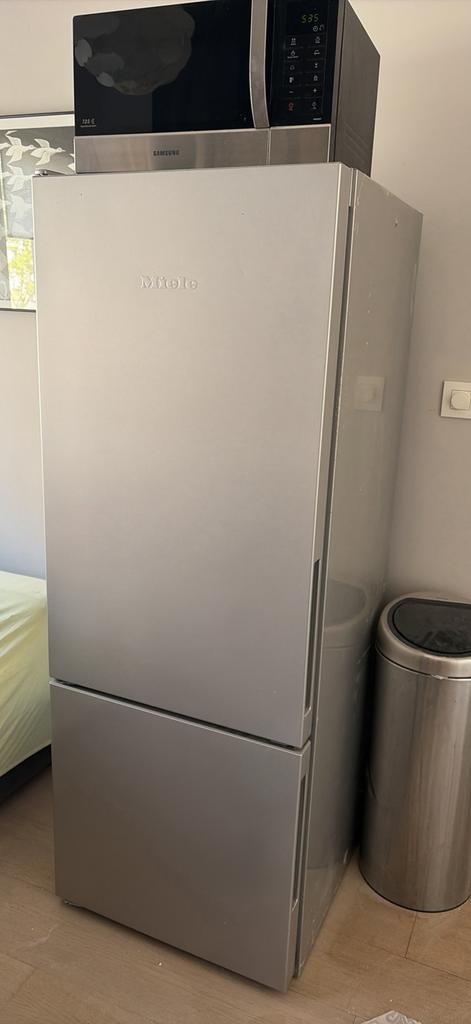 Frigo Miele, Classe énergétique A ou plus économe, 160 cm ou plus, Enlèvement, Utilisé