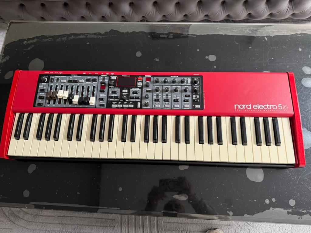 Nord electro 5D 61, Muziek en Instrumenten, Ophalen, Zo goed als nieuw