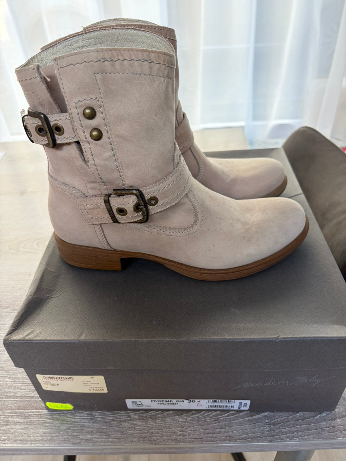 Te koop Nero Geradini laarzen, Beige, Lage of Enkellaarzen, Ophalen of Verzenden, Zo goed als nieuw