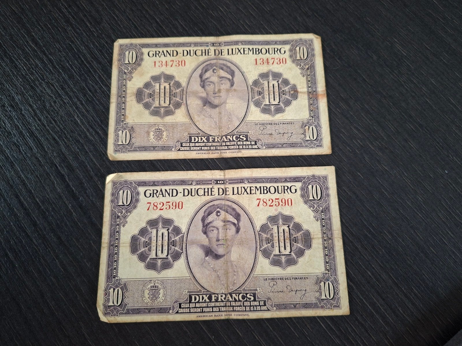 2x bankbiljet van 10 Francs Luxemburg 1944, Ophalen of Verzenden, Overige landen, Setje