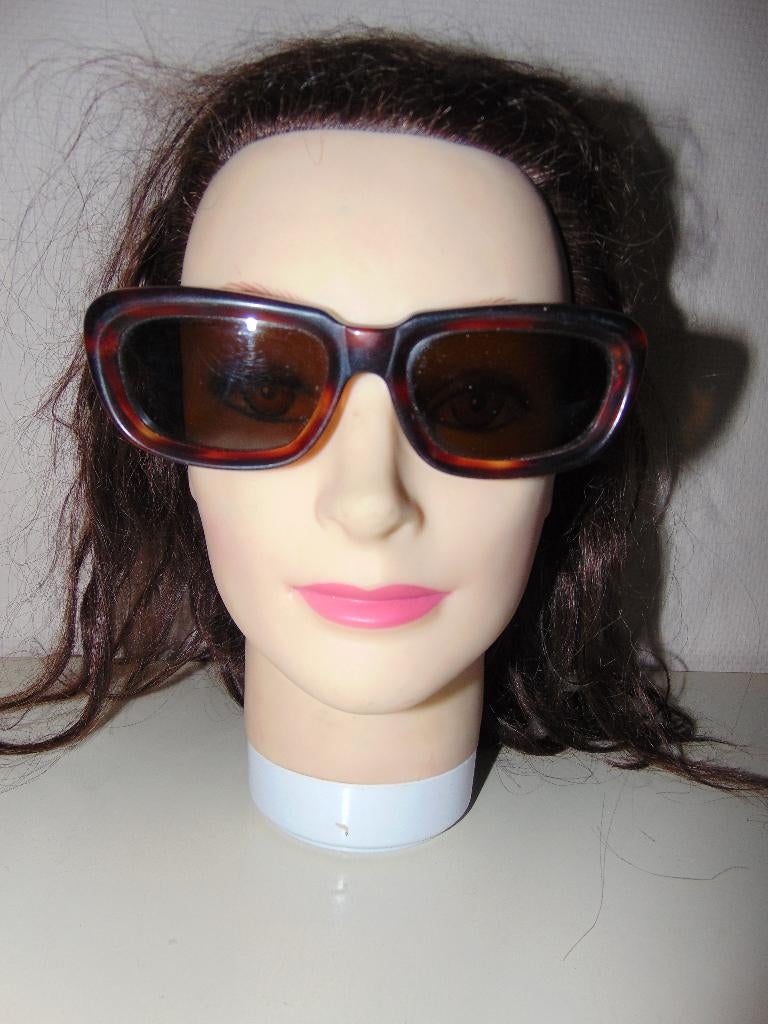 Retro zonnebril in zeer goede staat, Handtassen en Accessoires, Ophalen of Verzenden, Gebruikt, Bruin, Zonnebril