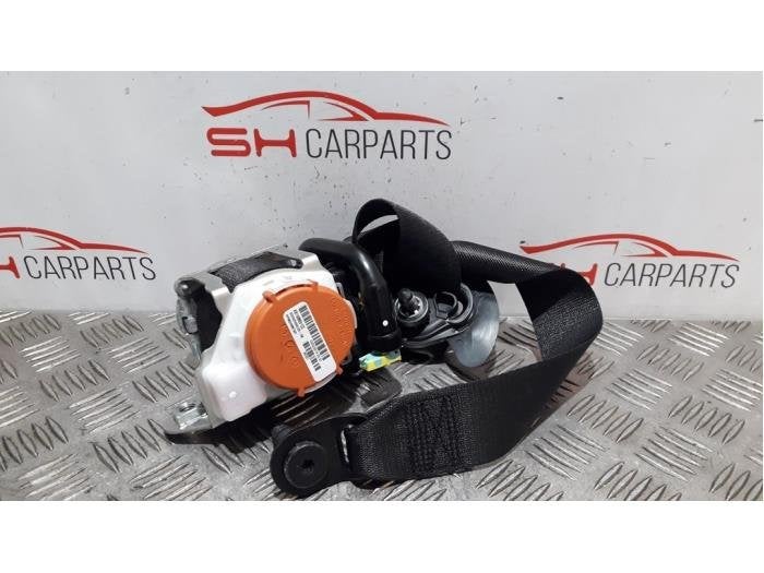 Ceinture de sécurité avant droite d'un Mercedes CLA, Autos : Pièces & Accessoires, 3 mois de garantie, Utilisé, -, -