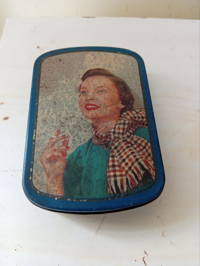 Boîte de tabac, Ophalen
