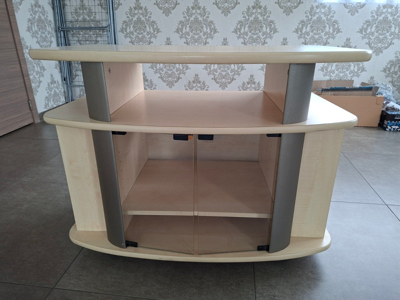 tv tafel in goede staat, Ophalen