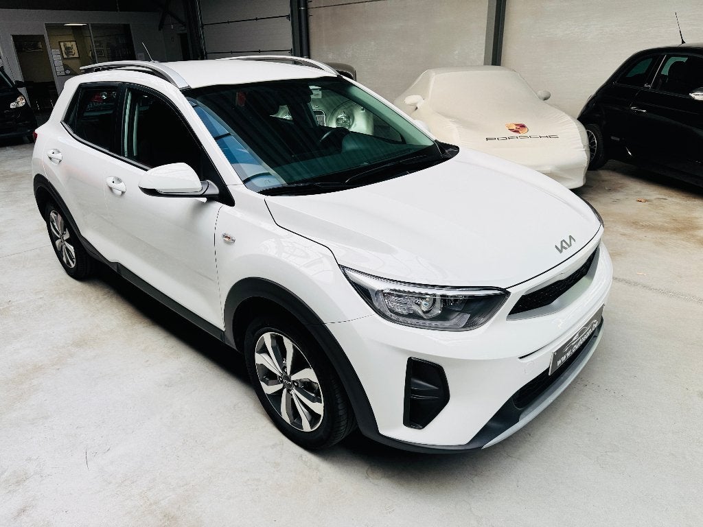 Kia Stonic 1.2i, Voorwielaandrijving, Stof, 4 cilinders, USB