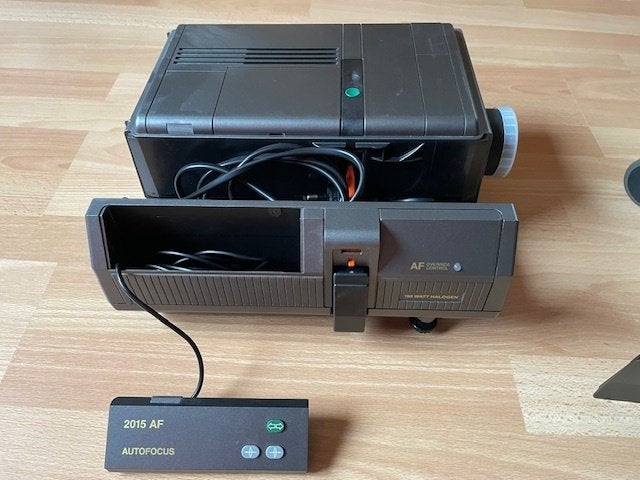Projecteur Diapositives BRAUN PAXIMAT Multimag  2015 AF, Enlèvement ou Envoi, 1980 à nos jours, Projecteur