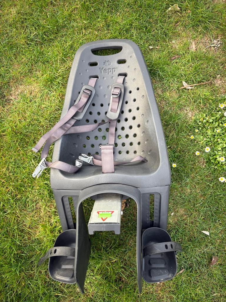 Thule Yepp fietsstoeltje, Fietsen en Brommers, Ophalen, Achterzitje, Voetsteuntjes, 9 t/m 18 kg