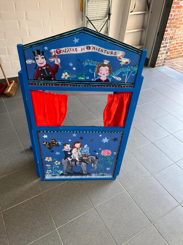 Mooie poppenkast met handpoppen, Ophalen, Gebruikt, Jongen of Meisje