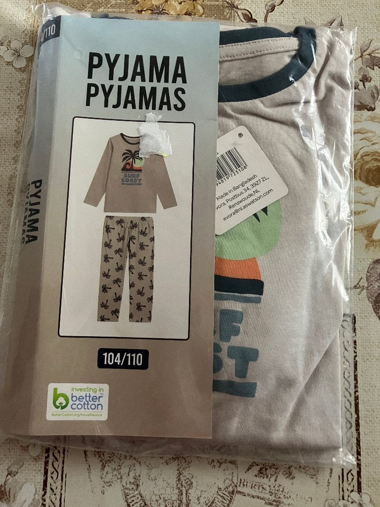 Nieuwe Pyjama ' Surf Coast ' Maat 104 / 110, Kinderen en Baby's, Kinderkleding | Maat 104, Ophalen of Verzenden, Nieuw, Meisje