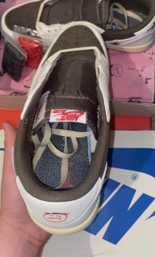 Travis scott jordan 1s an ook ruilen tegen dior b25 of cc, Enlèvement ou Envoi, Autres couleurs, Nike, Comme neuf