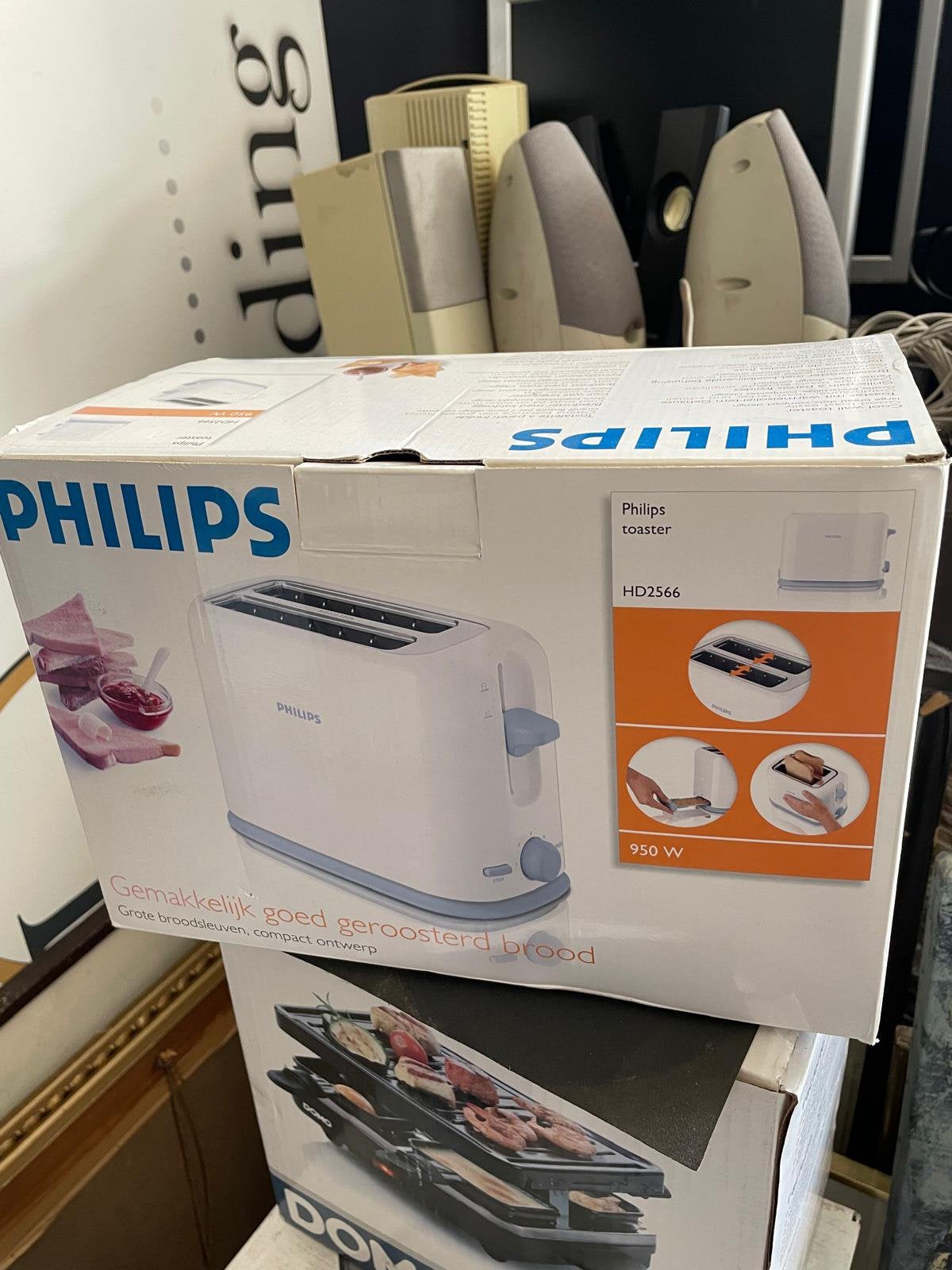 Philips HD2566 Broodrooster – 950W, Ophalen of Verzenden, Nieuw, Uitneembare kruimellade