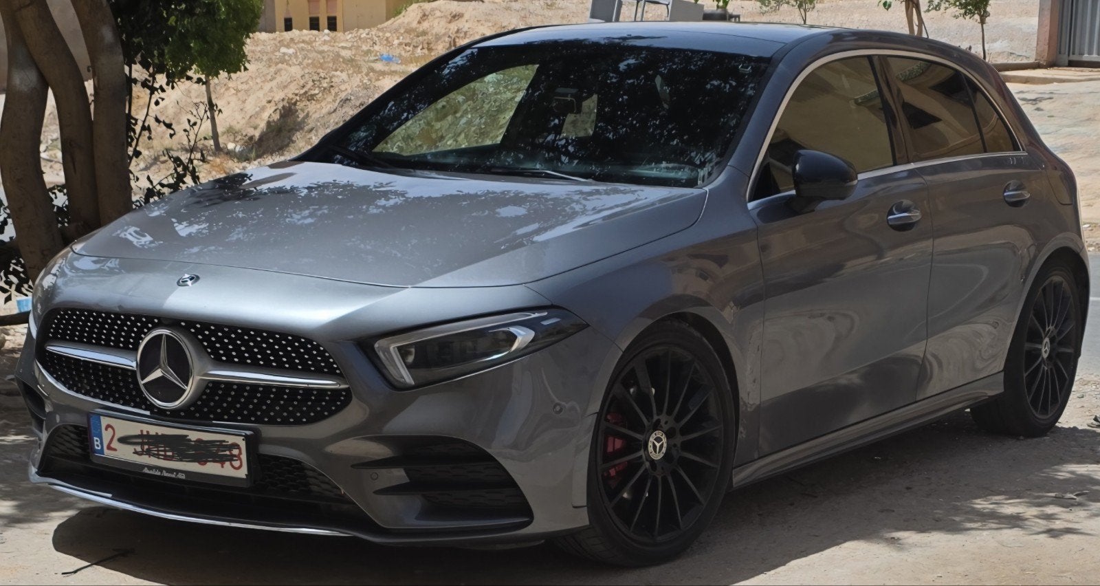 Ensemble Mercedes A200 AMG, caméra 2L 360, Autos, Mercedes-Benz, Série 200, Carnet d'entretien, Noir, 5 portes