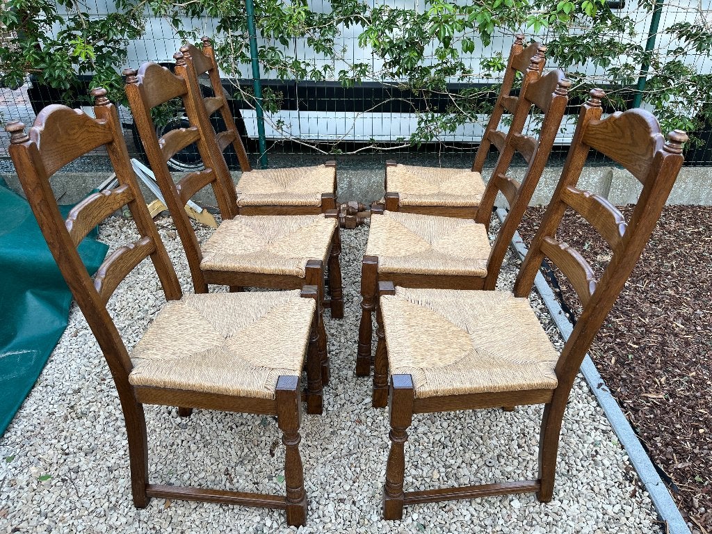 Stoelen in volle eik, Ophalen