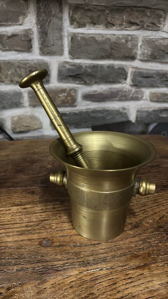 Mortier et pilon en laiton masif, Enlèvement