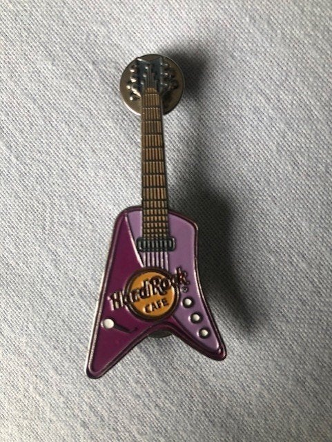 Kinderbroche Gitaar Hard Rock Cafe, Ophalen of Verzenden, Nieuw, Paars, Broche