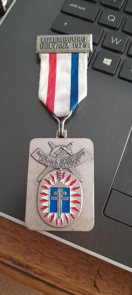 médaille commémorative Luxembourg Belvaux 1975, Enlèvement ou Envoi, Ruban, Médaille ou Ailes