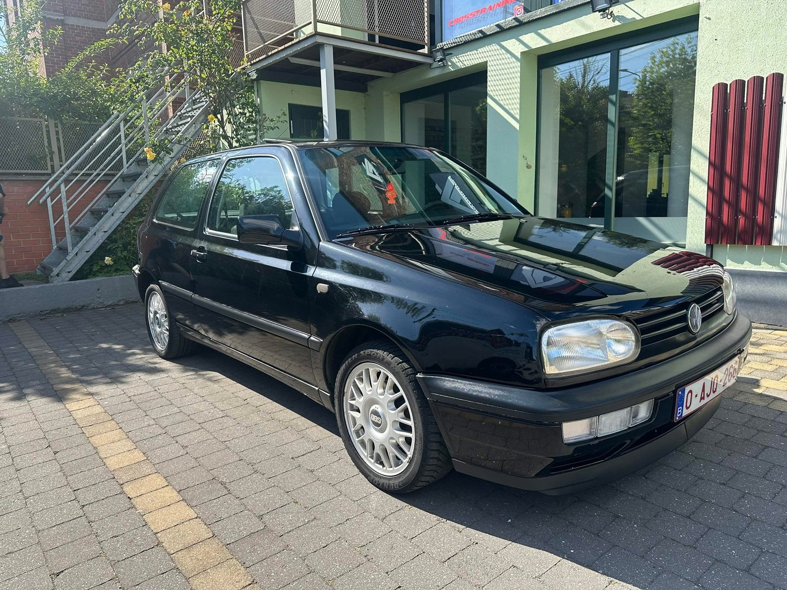 Volkswagen Golf 3 1.8 Essence – 1995 – Oldtimer – Boîte auto, Auto's, Volkswagen, 4 zetels, Stof, 50 kW, Zwart
